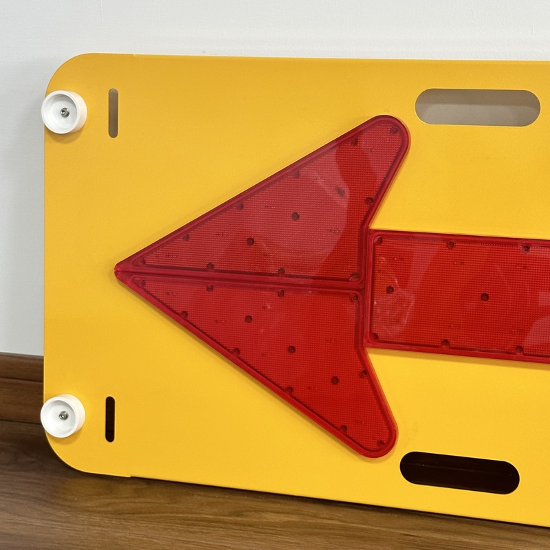 Customizable Visual Directional Sign Board with Strobe Mode and DC6V Voltage