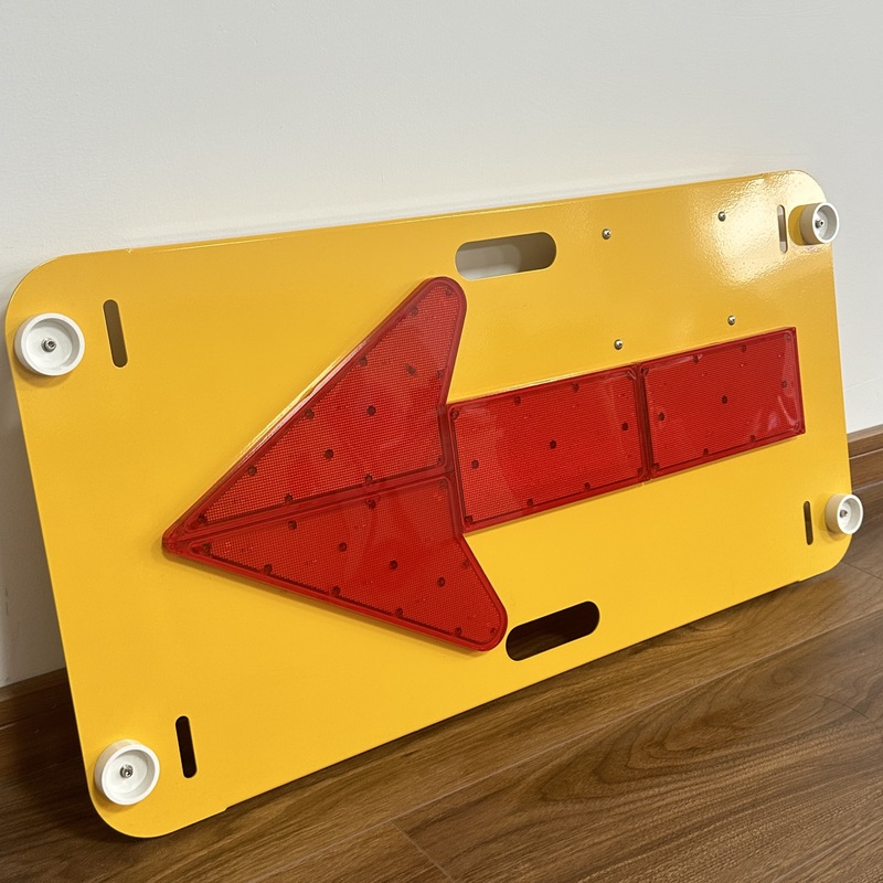 Customizable Visual Directional Sign Board with Strobe Mode and DC6V Voltage